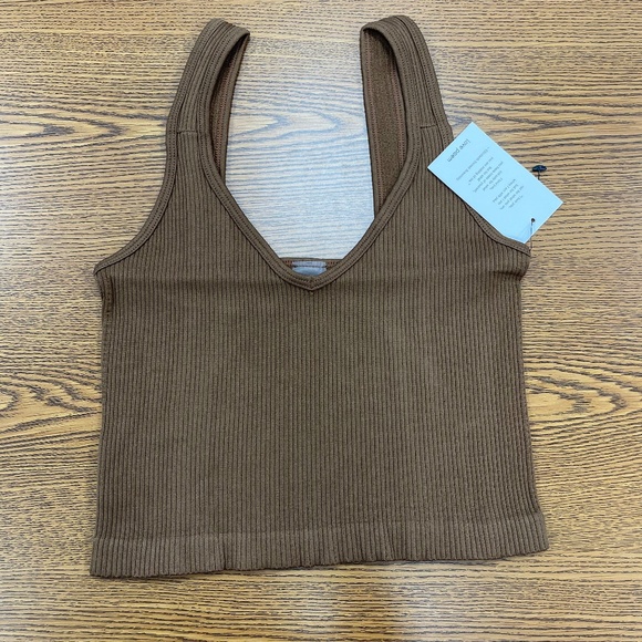 Love Poem Set of 4 Ribbed Seamless Crop Tank Top - M/L - NWT - Picture 1 of 6